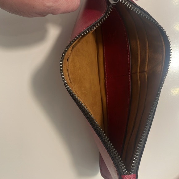 Patricia Nash St Croce Tooled Leather wristlet -excellent pre loved condition - Picture 3 of 3